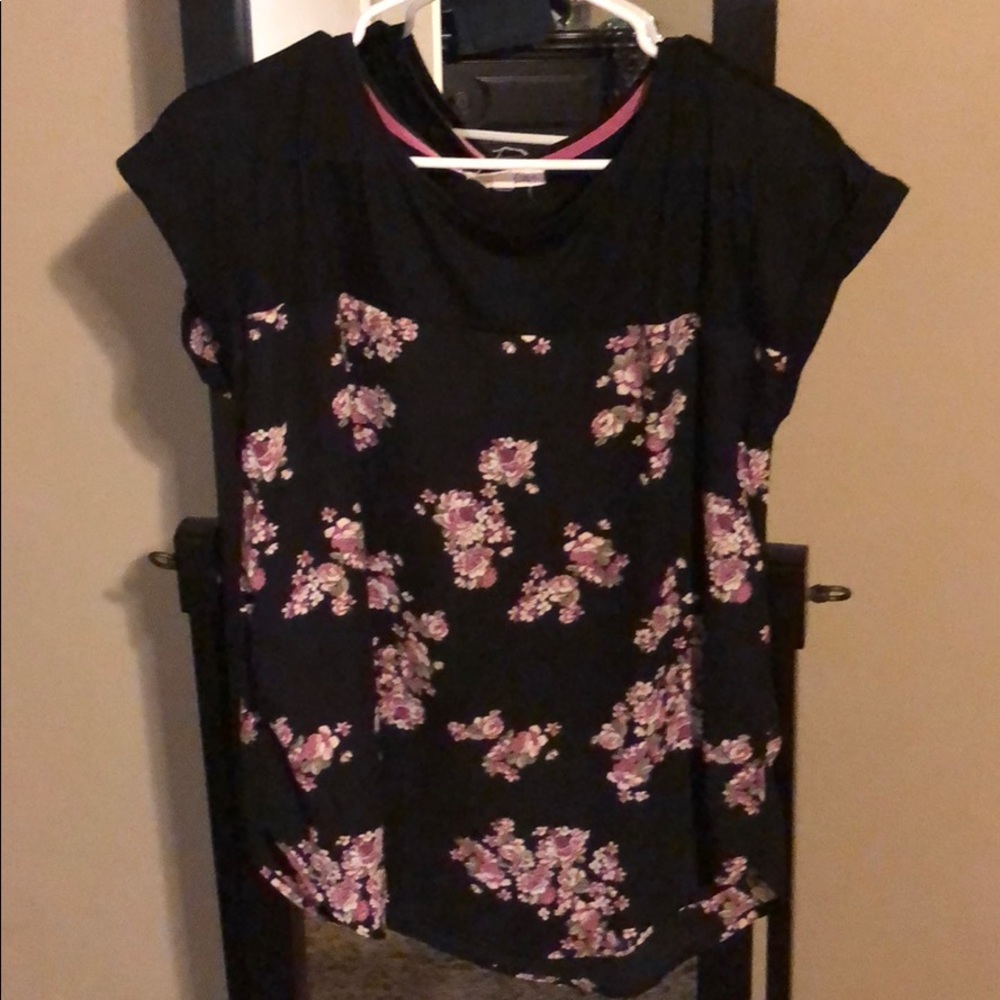 Black flower print short sleeve blouse